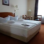 Mercure Plaza Hotel 4*