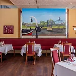 Mercure Plaza 4*