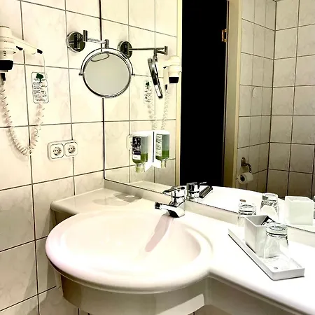 Mercure Plaza 4*