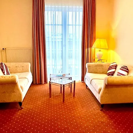 Hotell Mercure Plaza 4*