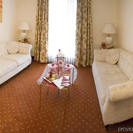 Mercure Plaza 4*