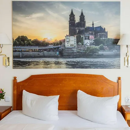 Mercure Plaza Hotel 4*
