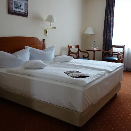 Mercure Plaza Hotell 4*