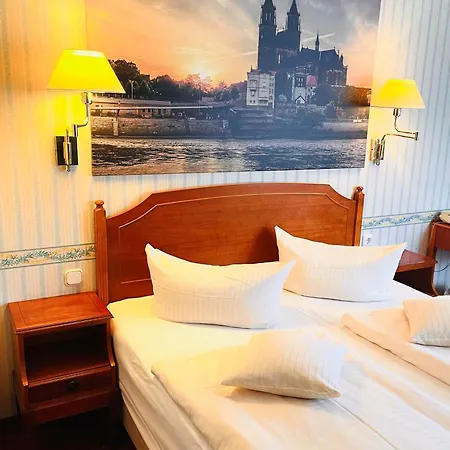 Mercure Plaza Отель