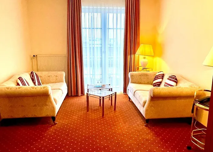 מלון Mercure Plaza 4*