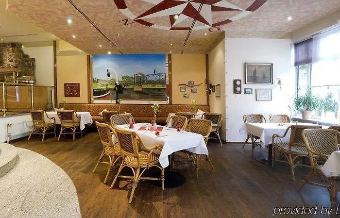 Отель Mercure Plaza 4*